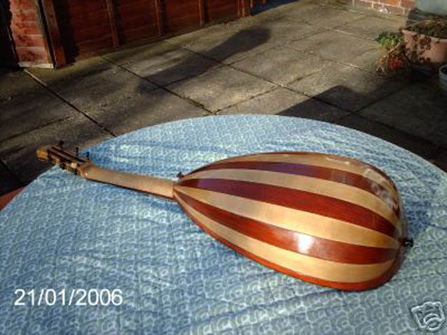 German_lute_guitar_back