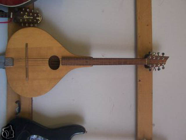 Unknown_maker_octave_mandolin_front